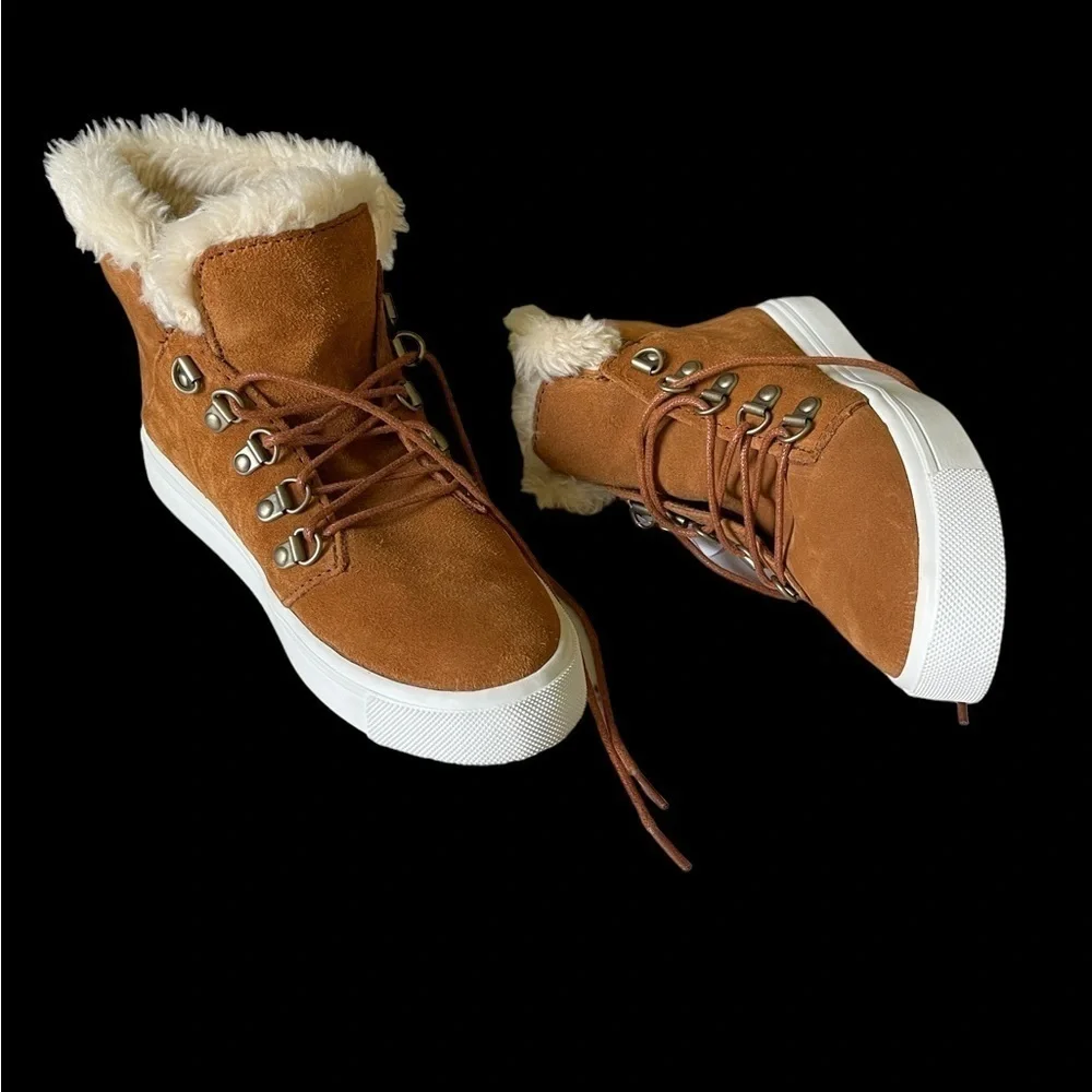 Minnetonka x Lottie Moss Shearling High Top Boots Brown | Size 6 NWT